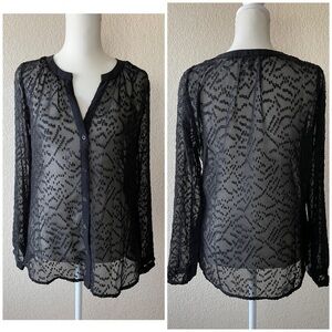 Banana Republic Sheer long sleeve blouse - xs
